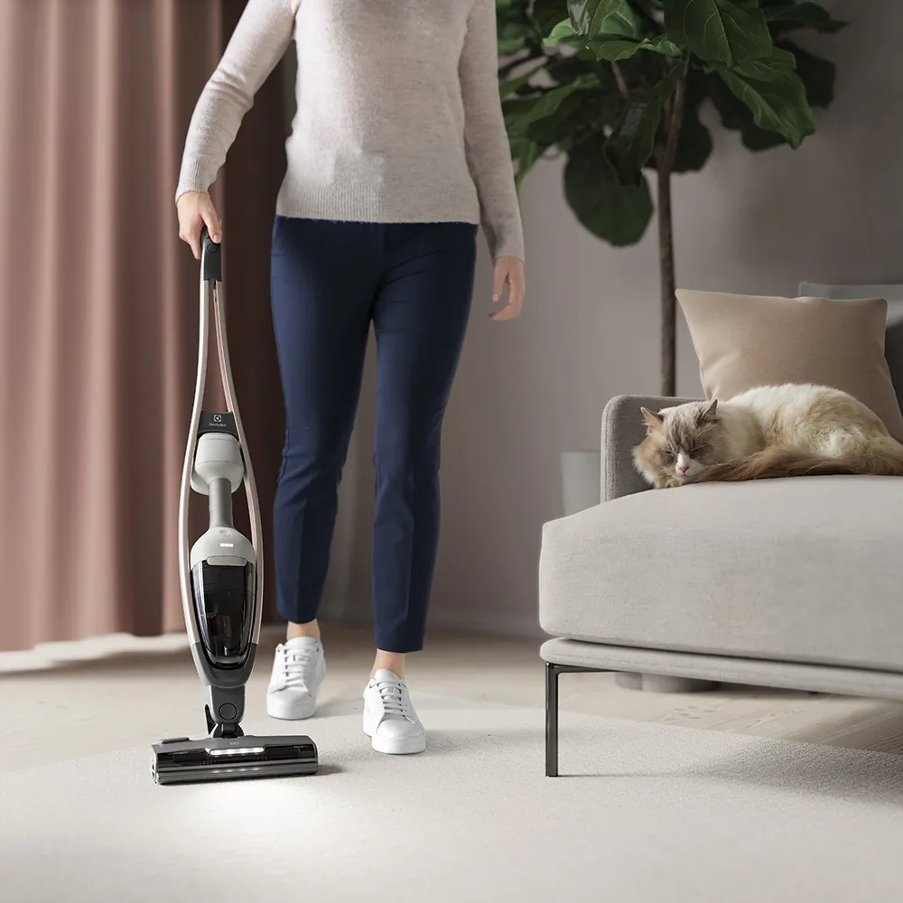 Aspirador de Pó Vertical Sem Fio Electrolux Expert Tecnologia UV até 45 min Branco (ERG50)